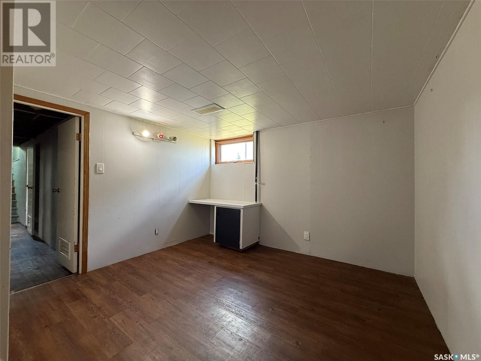 Photo 31 of 505 2nd Avenue, Odessa SK