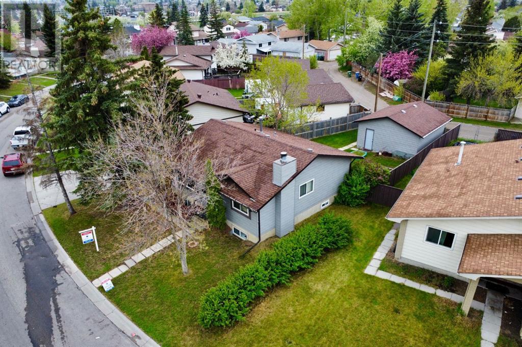 207 Fallswater Road NE, Calgary, Alberta