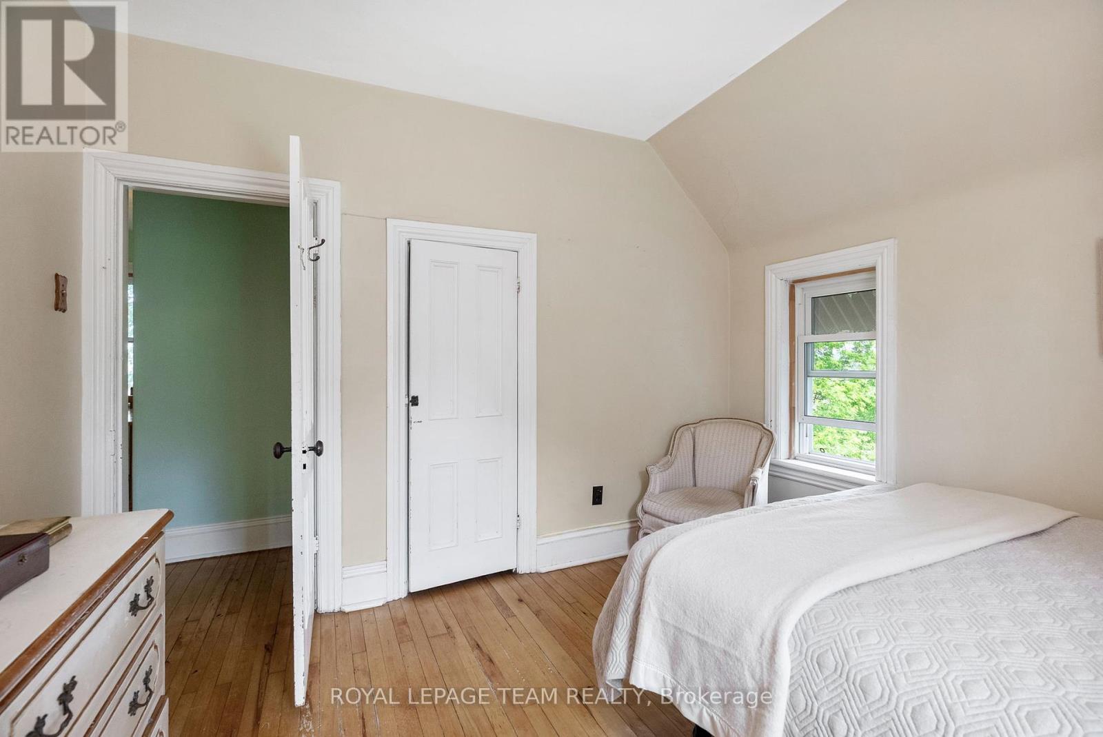 Photo 11 of 2553 Galetta Side Road, Ottawa ON