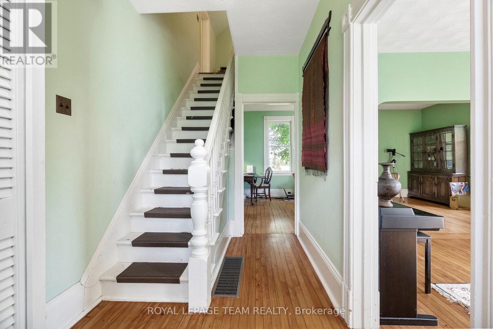 Photo 2 of 2553 Galetta Side Road, Ottawa ON