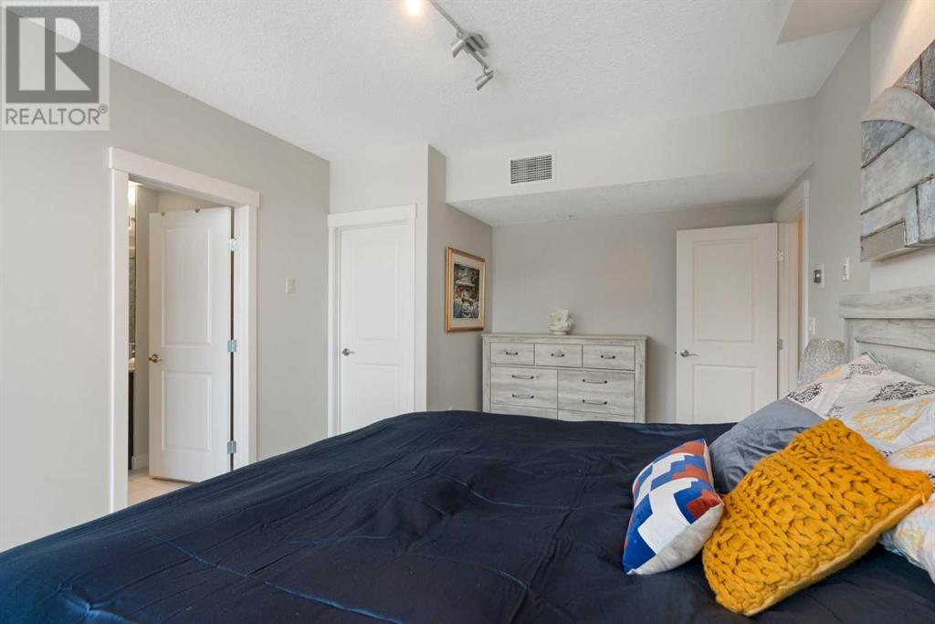 Single Family House High rise for Sale in    Avenue SW Eau Claire Calgary 