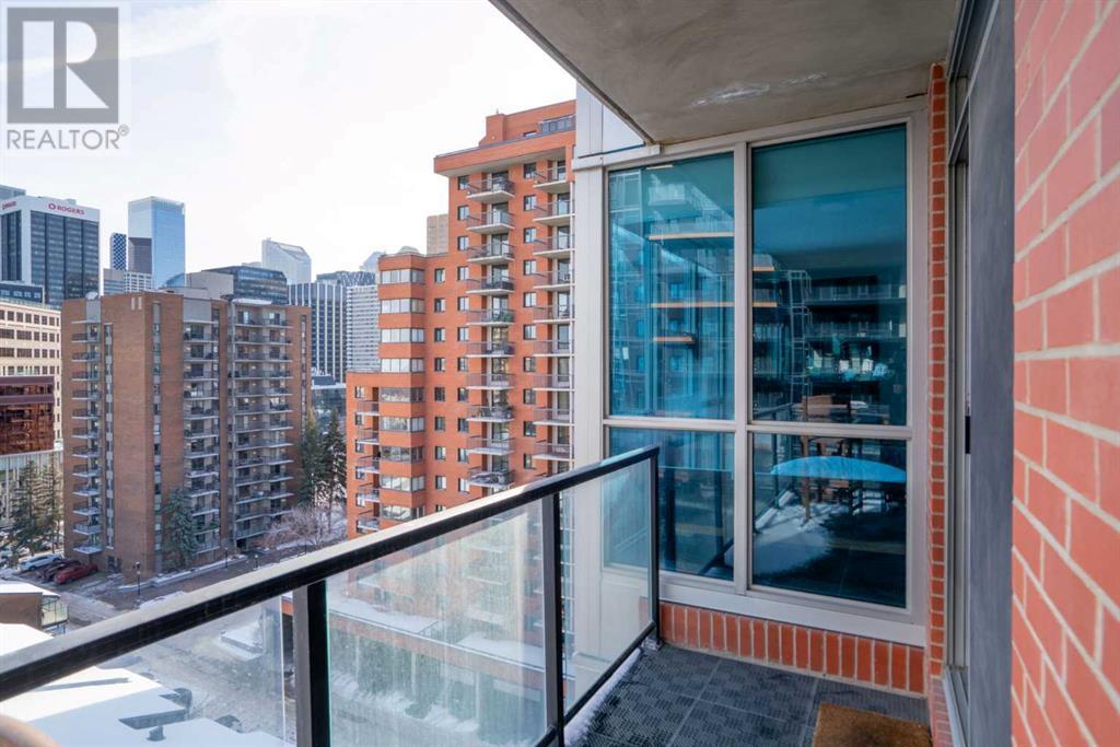 Single Family House High rise for Sale in    Avenue SW Eau Claire Calgary 