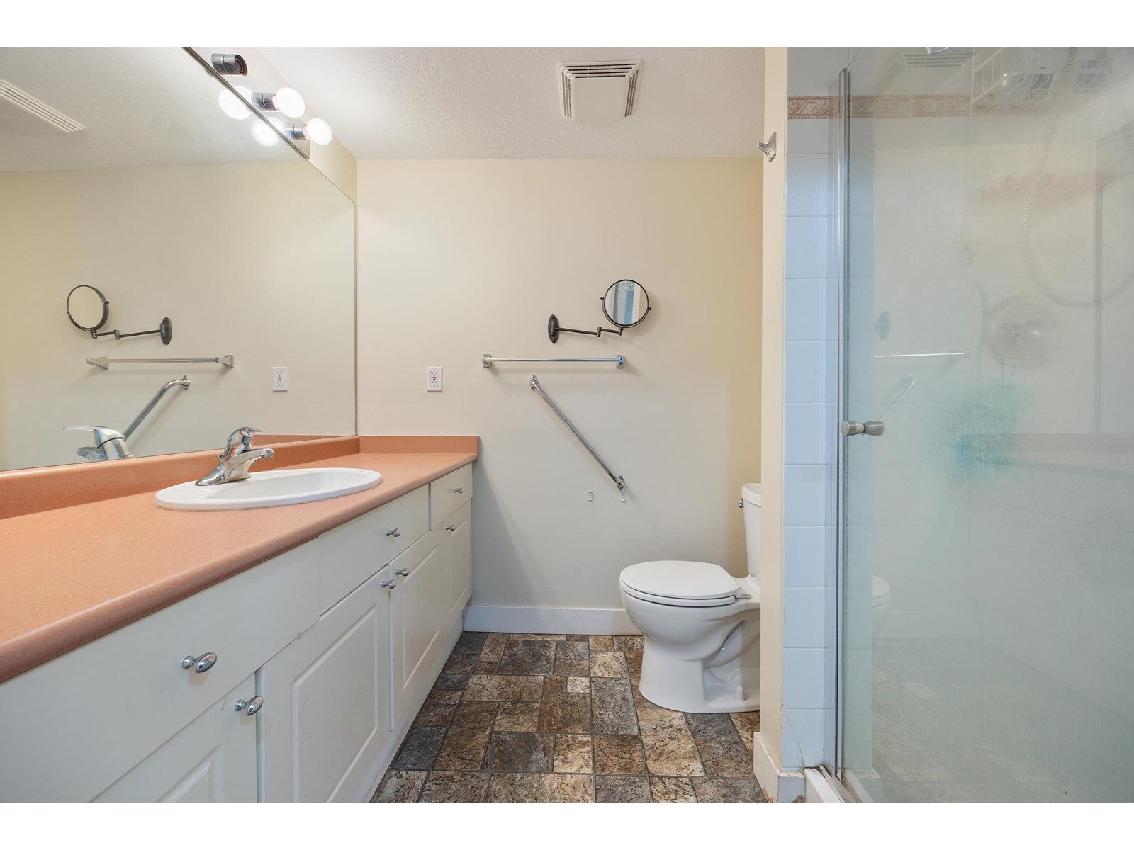 Photo 20 of 211 33478 Roberts Avenue, Abbotsford BC