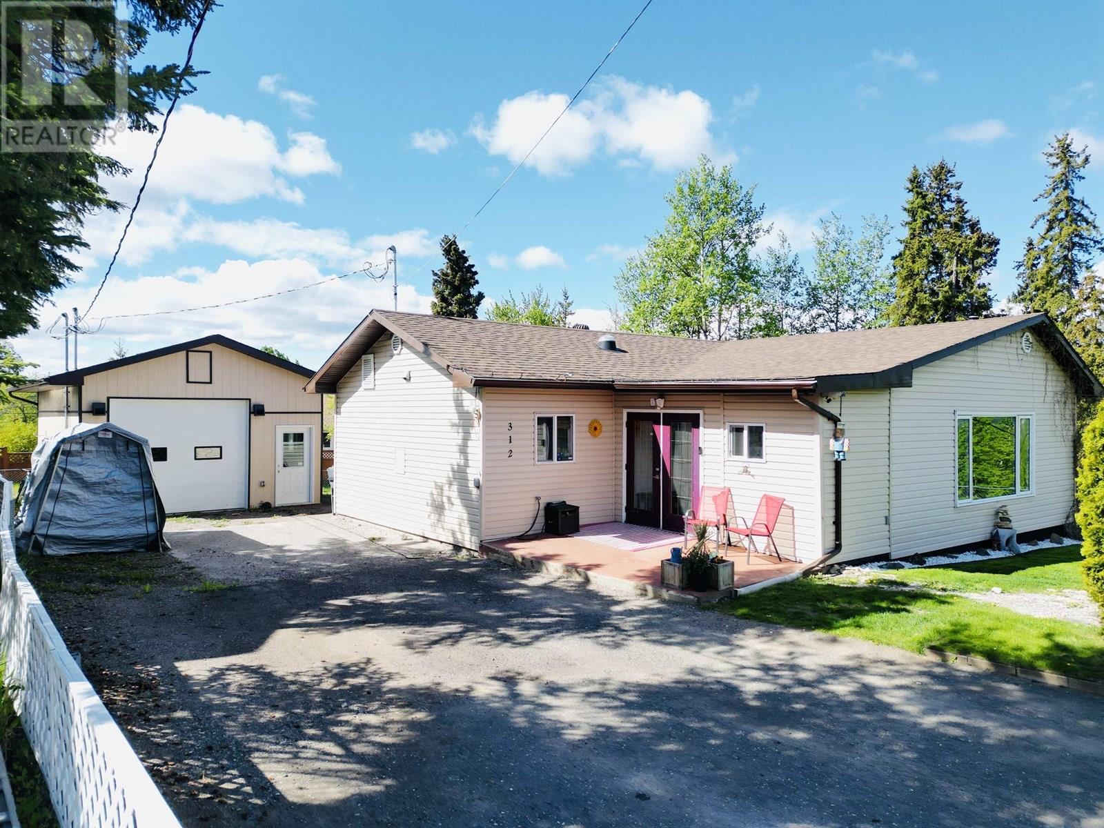 312 4TH Avenue, Burns Lake