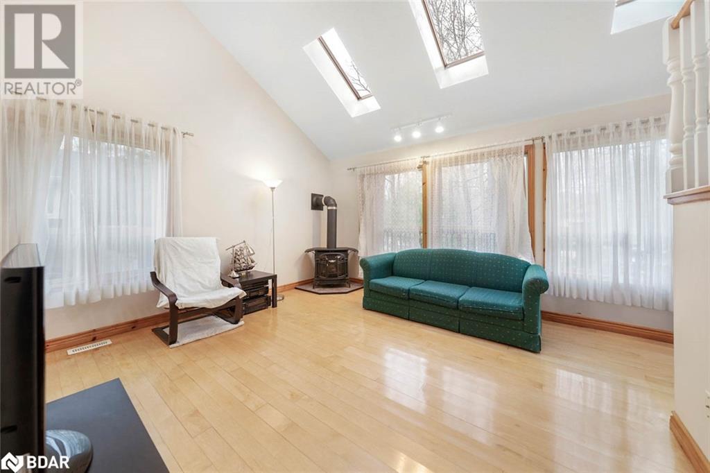 Photo 8 of 138 Tall Pines Drive, Tiny ON