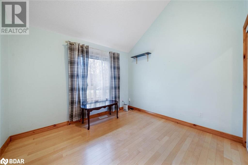 Photo 18 of 138 Tall Pines Drive, Tiny ON