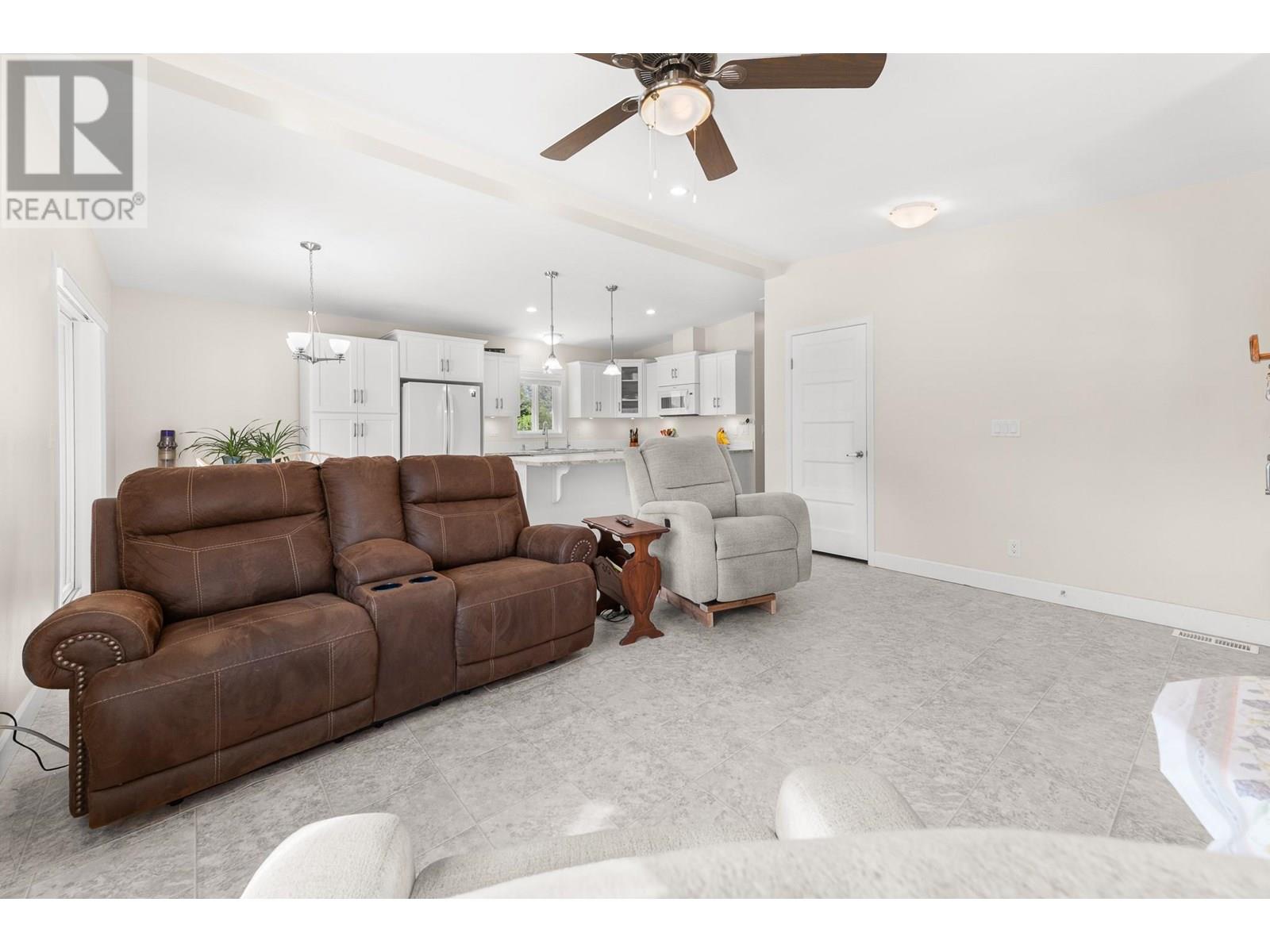 1118 Middle Bench Road Unit# 1, Keremeos