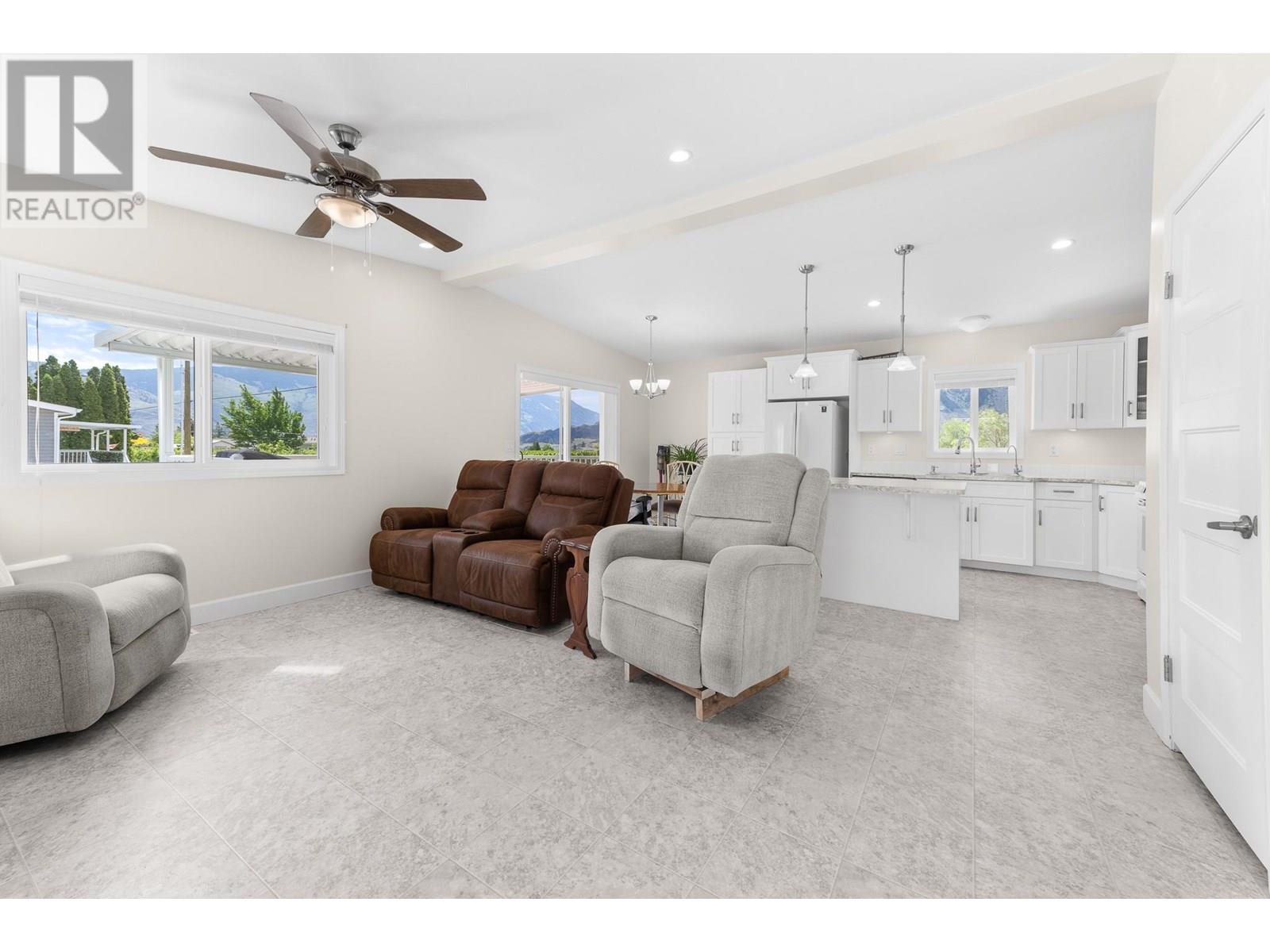 1118 Middle Bench Road Unit# 1, Keremeos