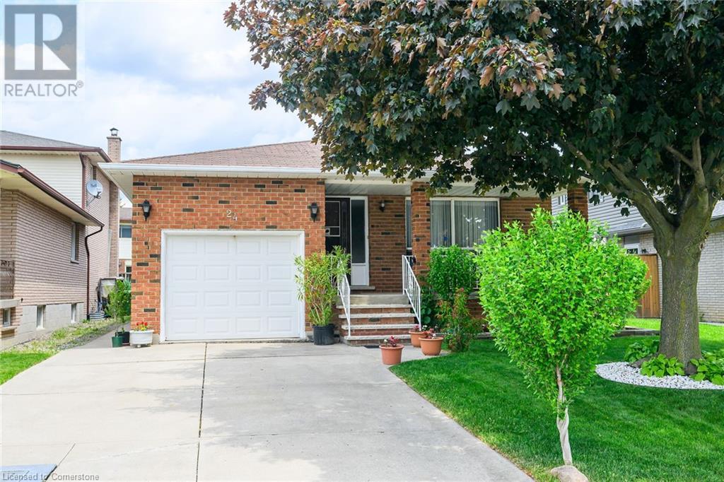 Photo 3 of 24 Pheasant Place, Hamilton ON