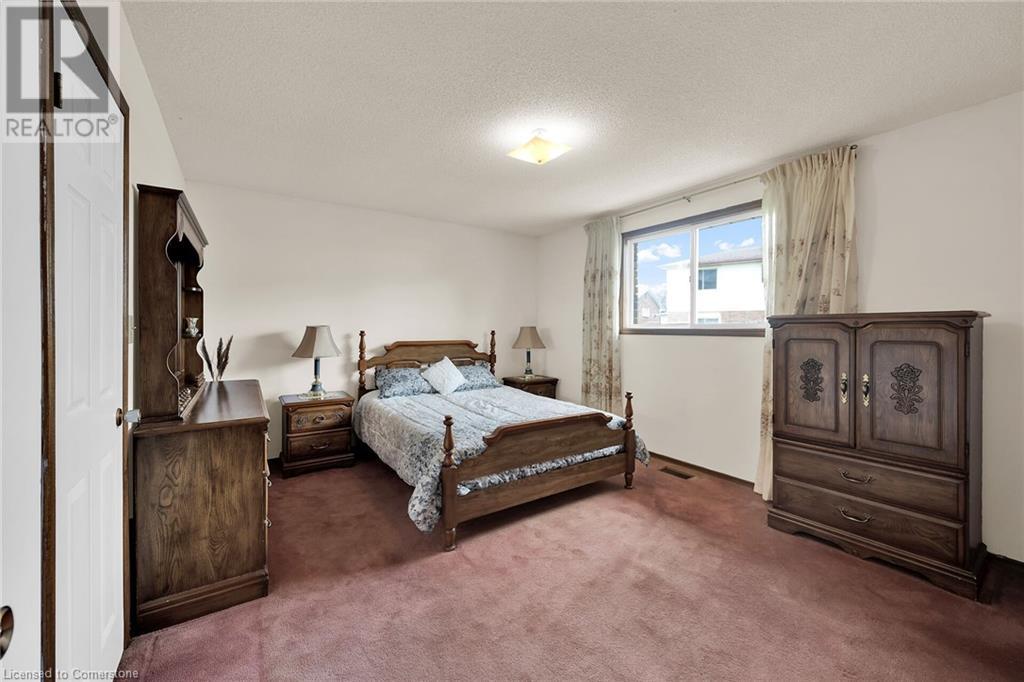 Photo 14 of 24 Pheasant Place, Hamilton ON