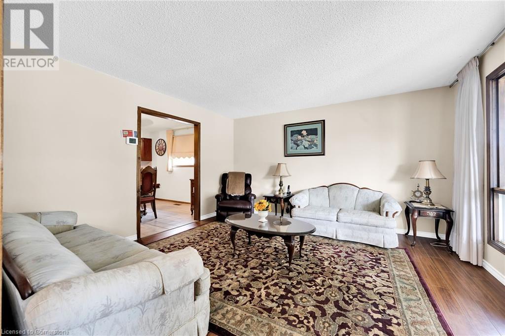 Photo 7 of 24 Pheasant Place, Hamilton ON