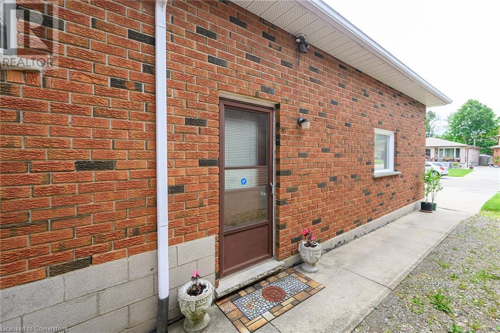 Photo 41 of 24 Pheasant Place, Hamilton ON