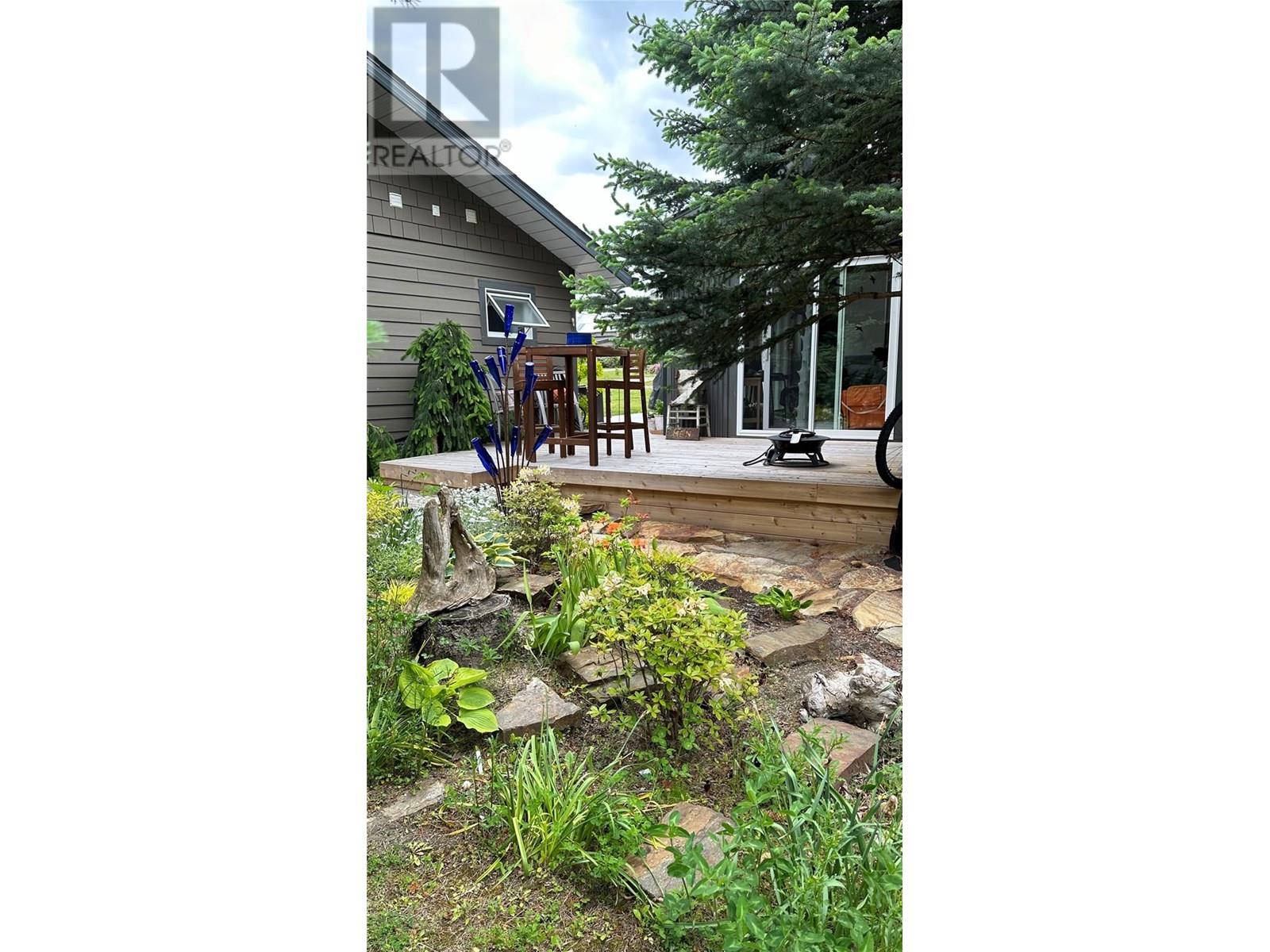 605 Sixth Avenue, Lardeau