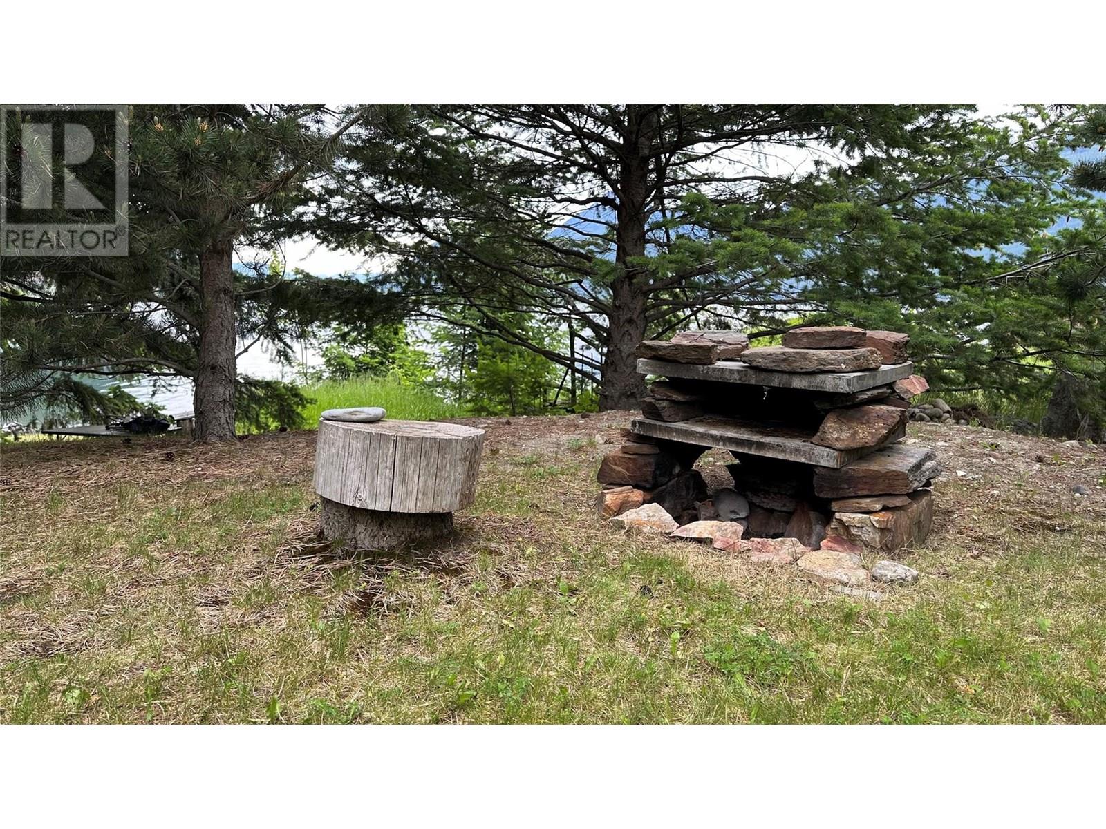 605 Sixth Avenue, Lardeau