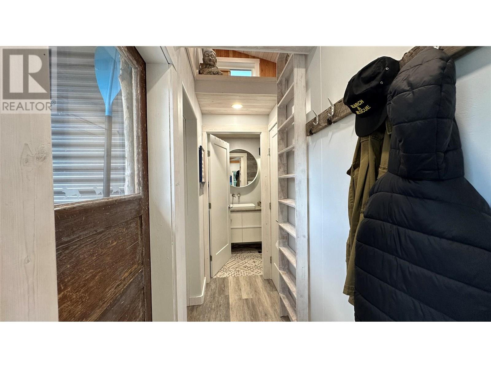 605 Sixth Avenue, Lardeau