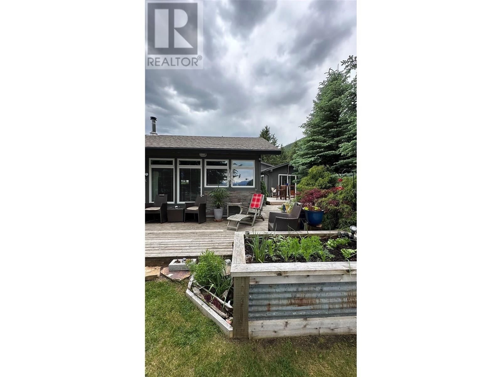 605 Sixth Avenue, Lardeau
