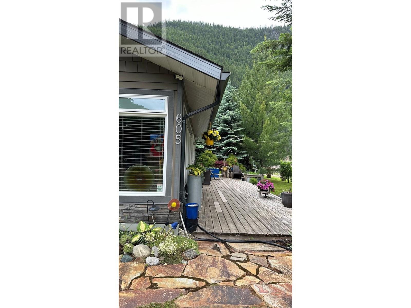 605 Sixth Avenue, Lardeau