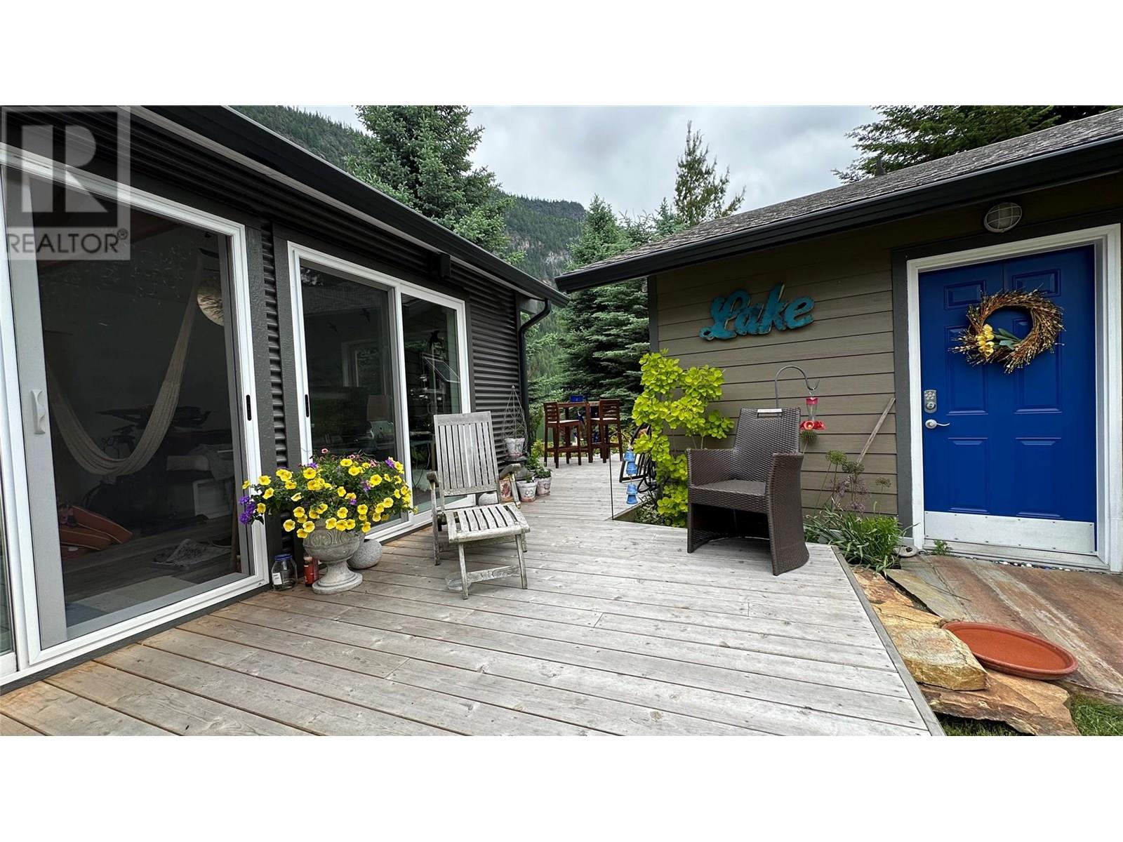 605 Sixth Avenue, Lardeau