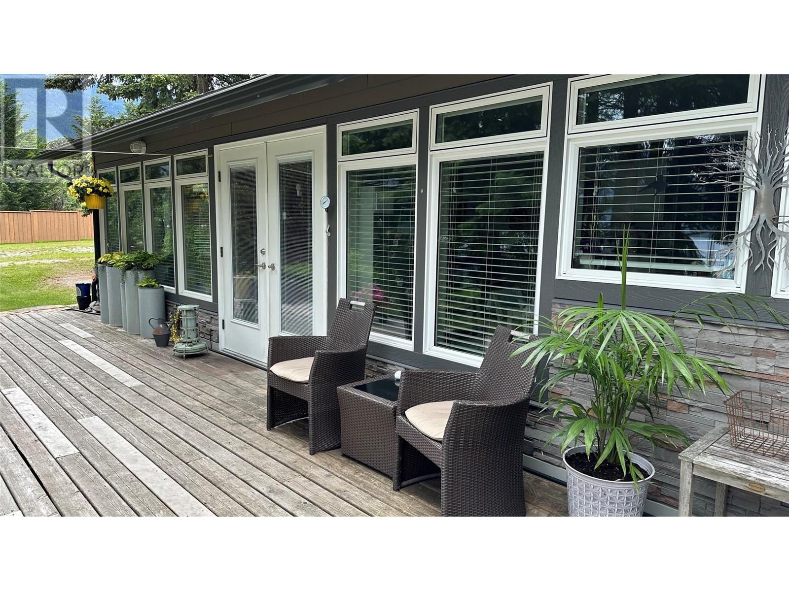 605 Sixth Avenue, Lardeau