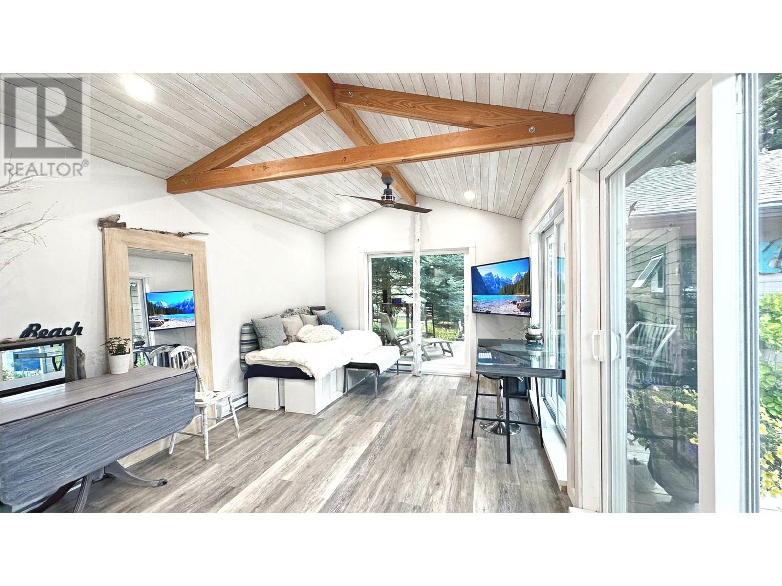 605 Sixth Avenue, Lardeau