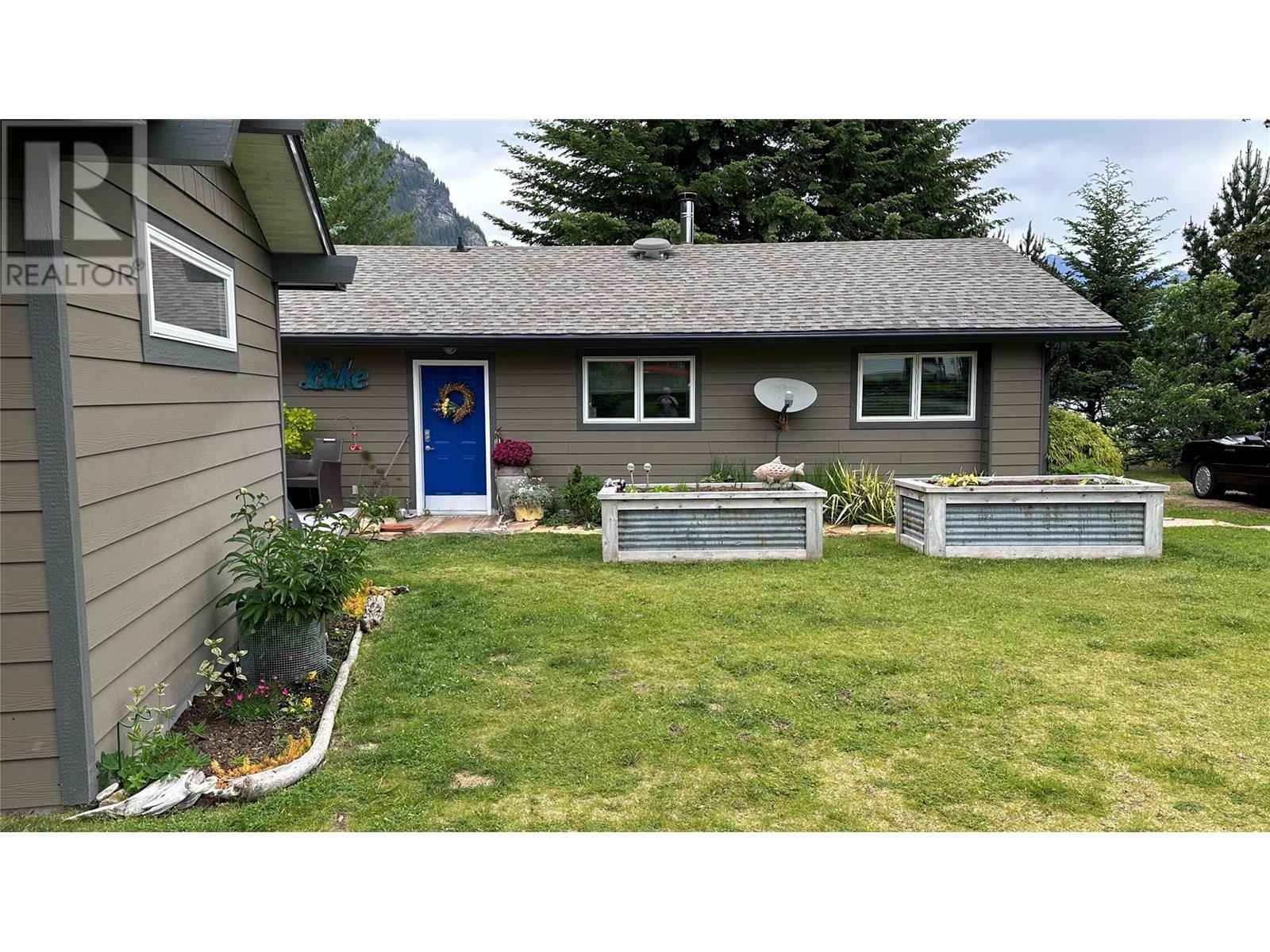 605 Sixth Avenue, Lardeau