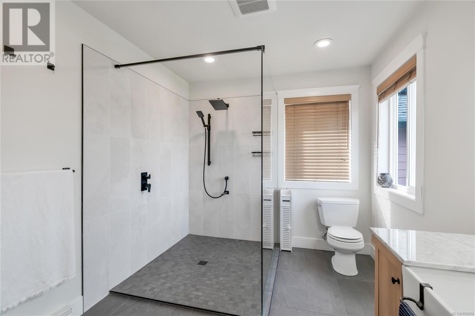2111 Longspur Dr, Langford real estate listing 999863