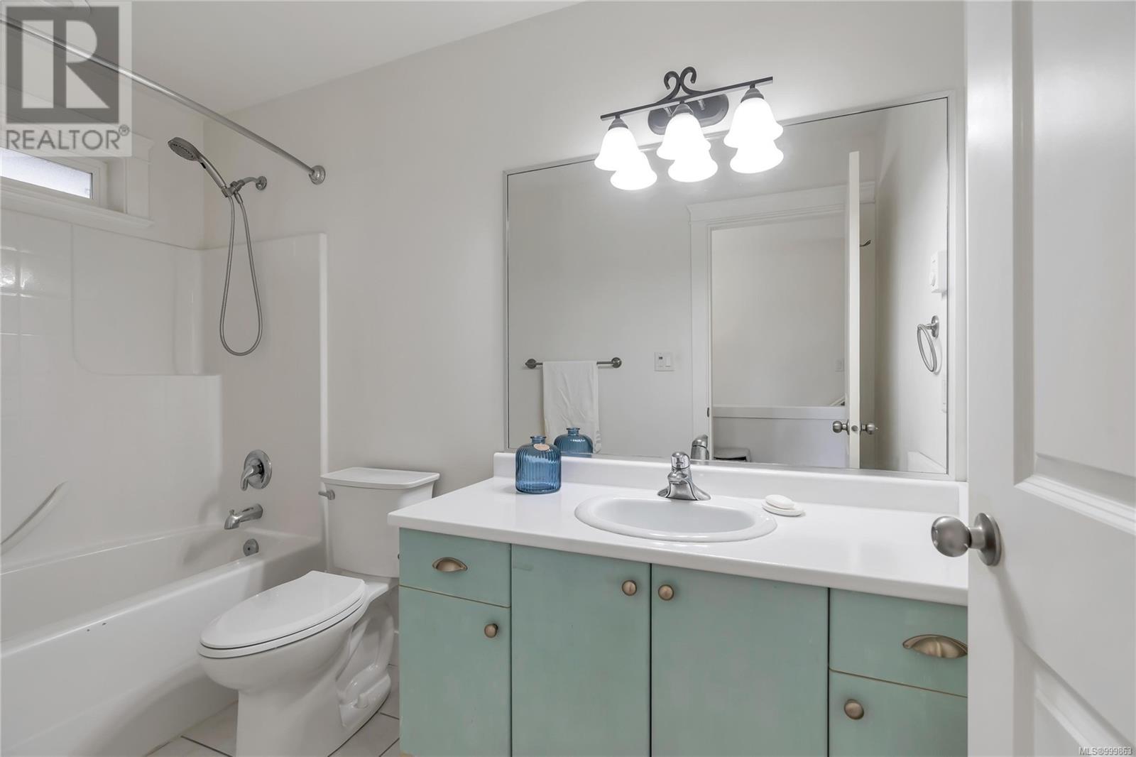 2111 Longspur Dr, Langford real estate listing 999863
