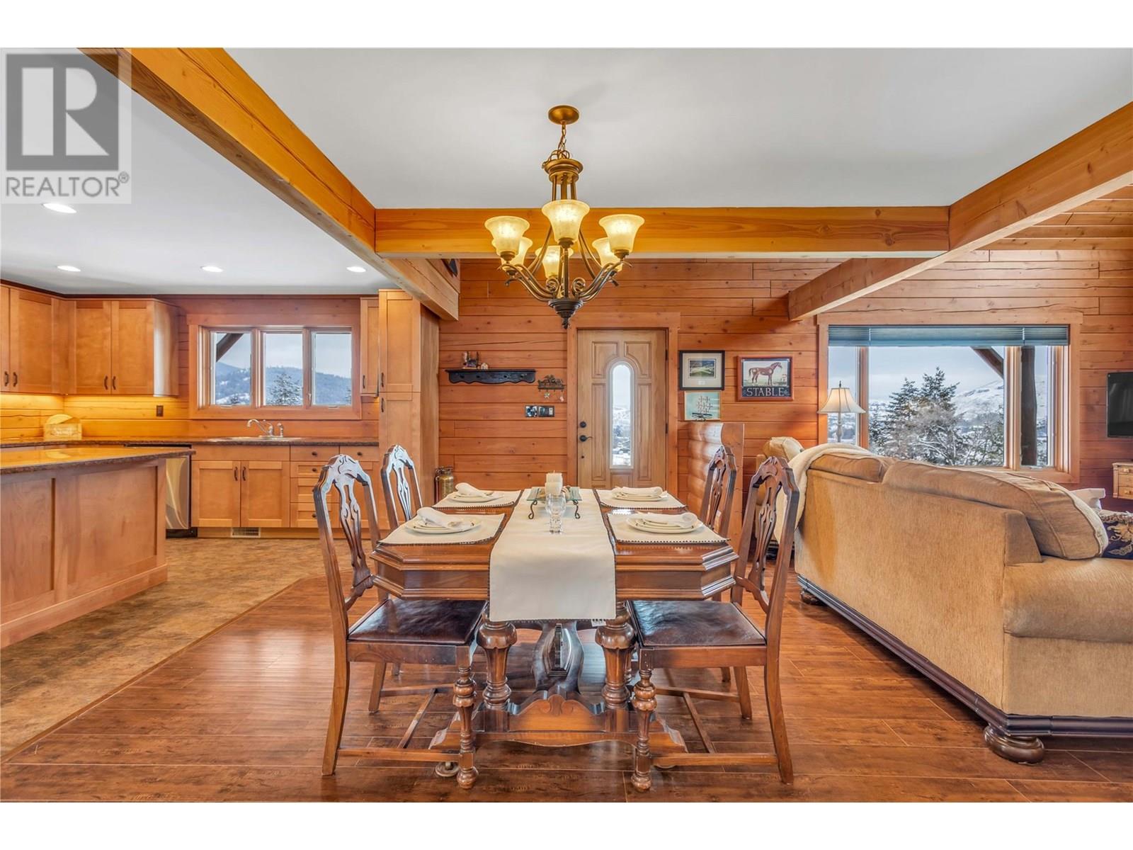 9371 6 Highway, Coldstream