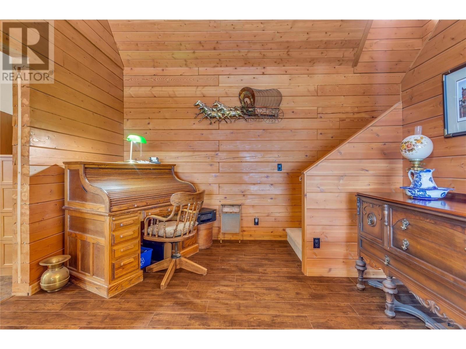 9371 6 Highway, Coldstream