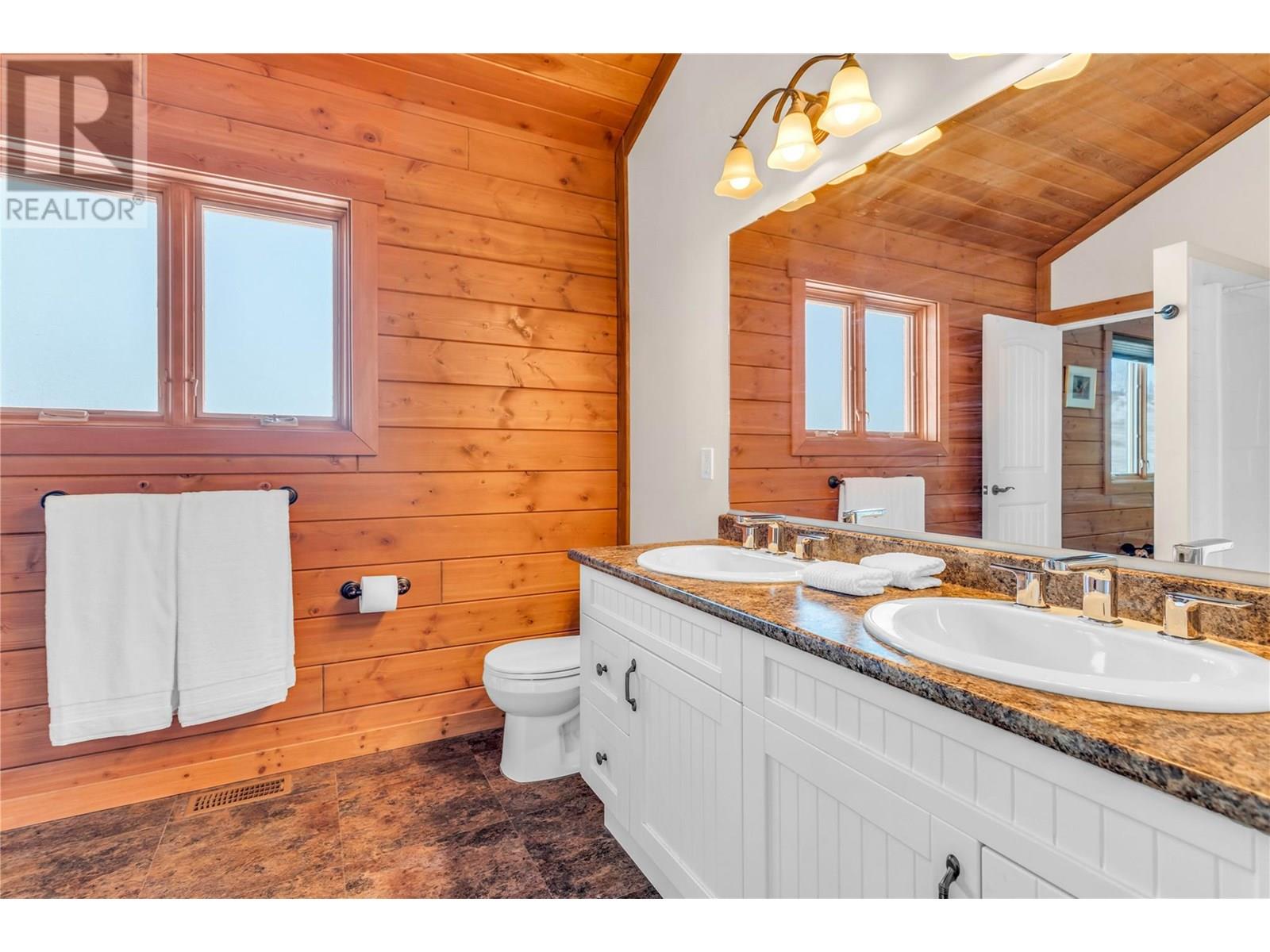 9371 6 Highway, Coldstream