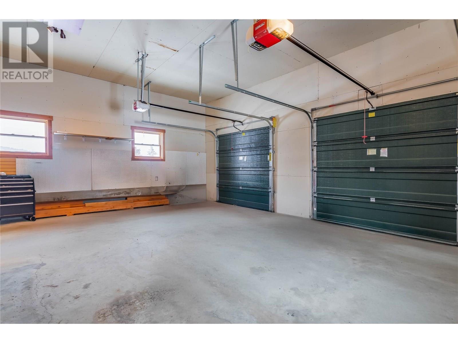 9371 6 Highway, Coldstream