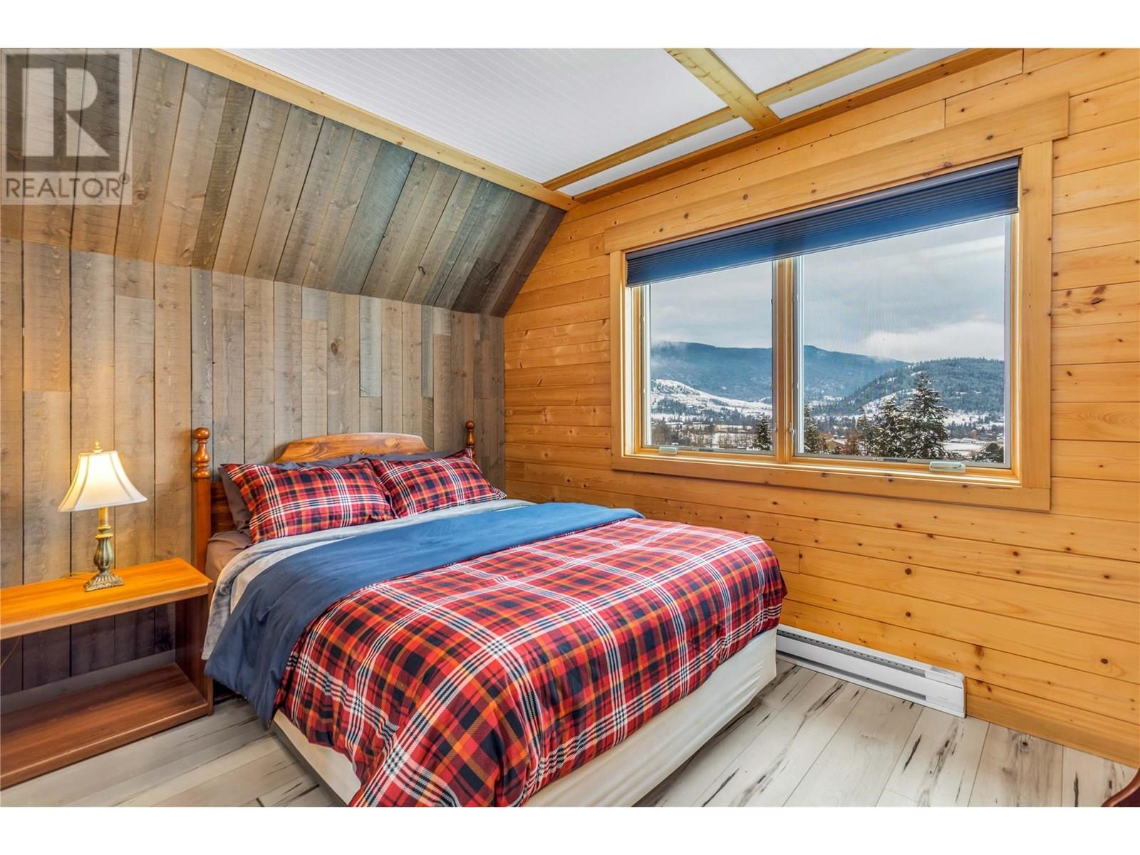9371 6 Highway, Coldstream