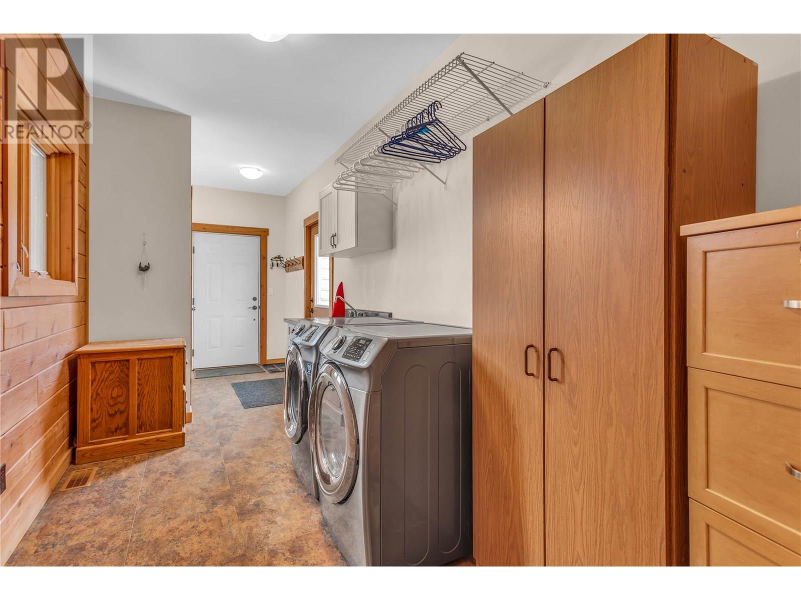 9371 6 Highway, Coldstream