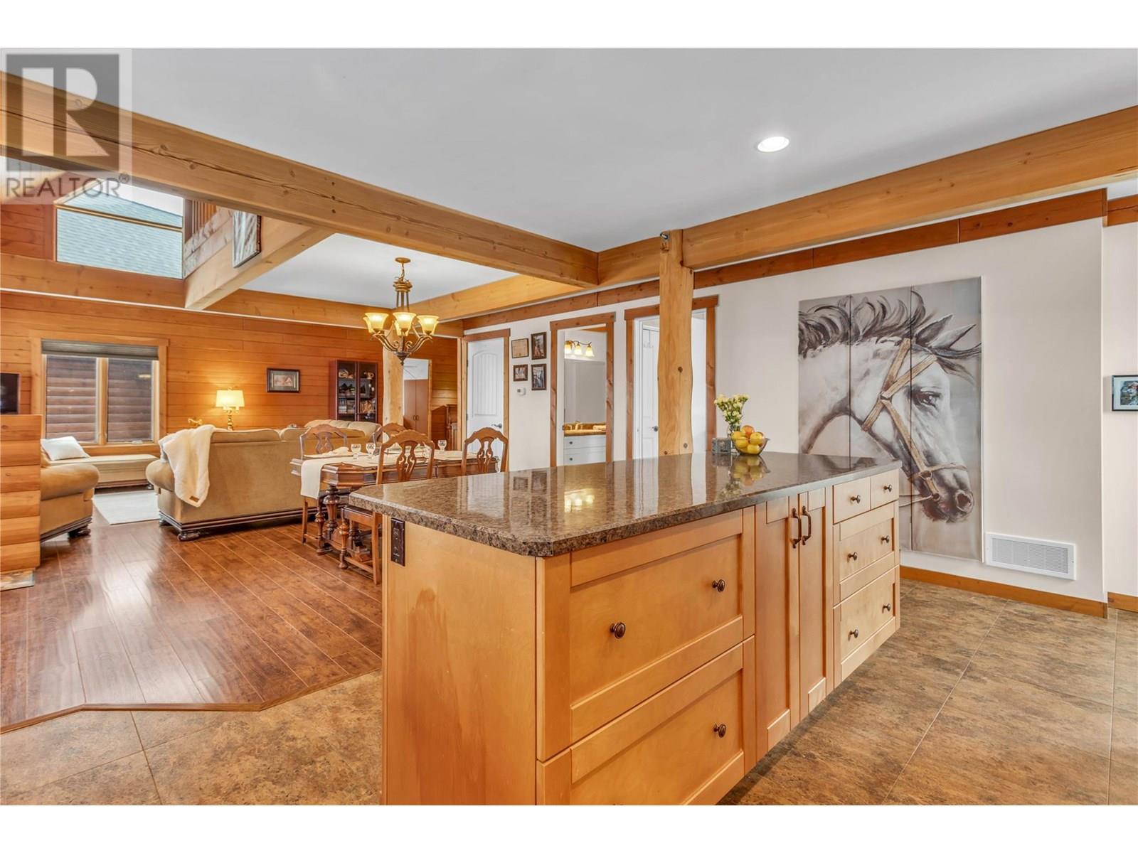 9371 6 Highway, Coldstream
