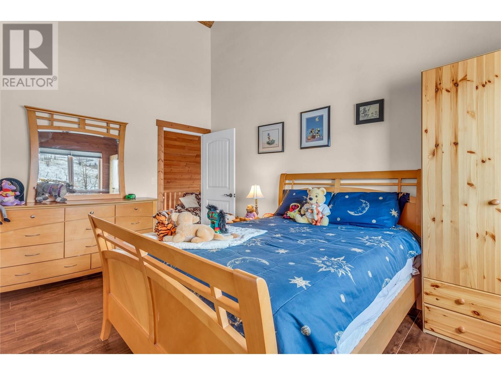 9371 6 Highway, Coldstream