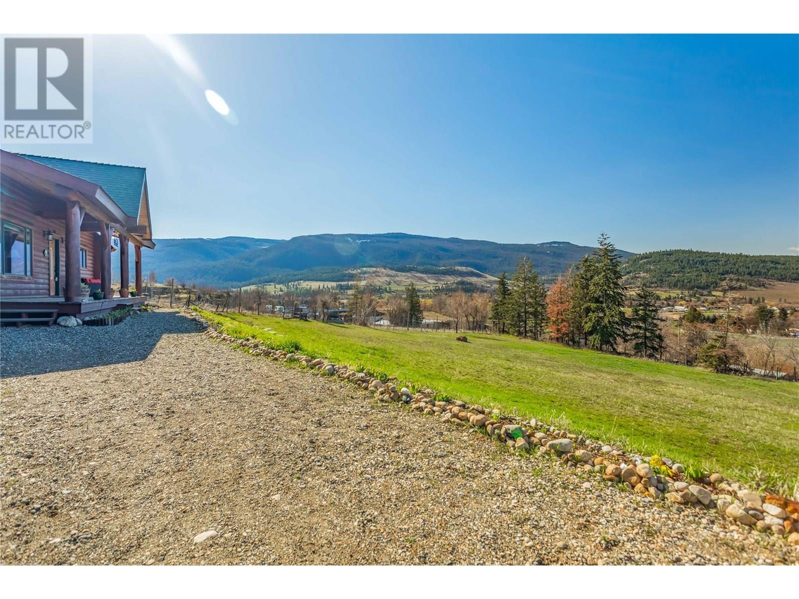 9371 6 Highway, Coldstream