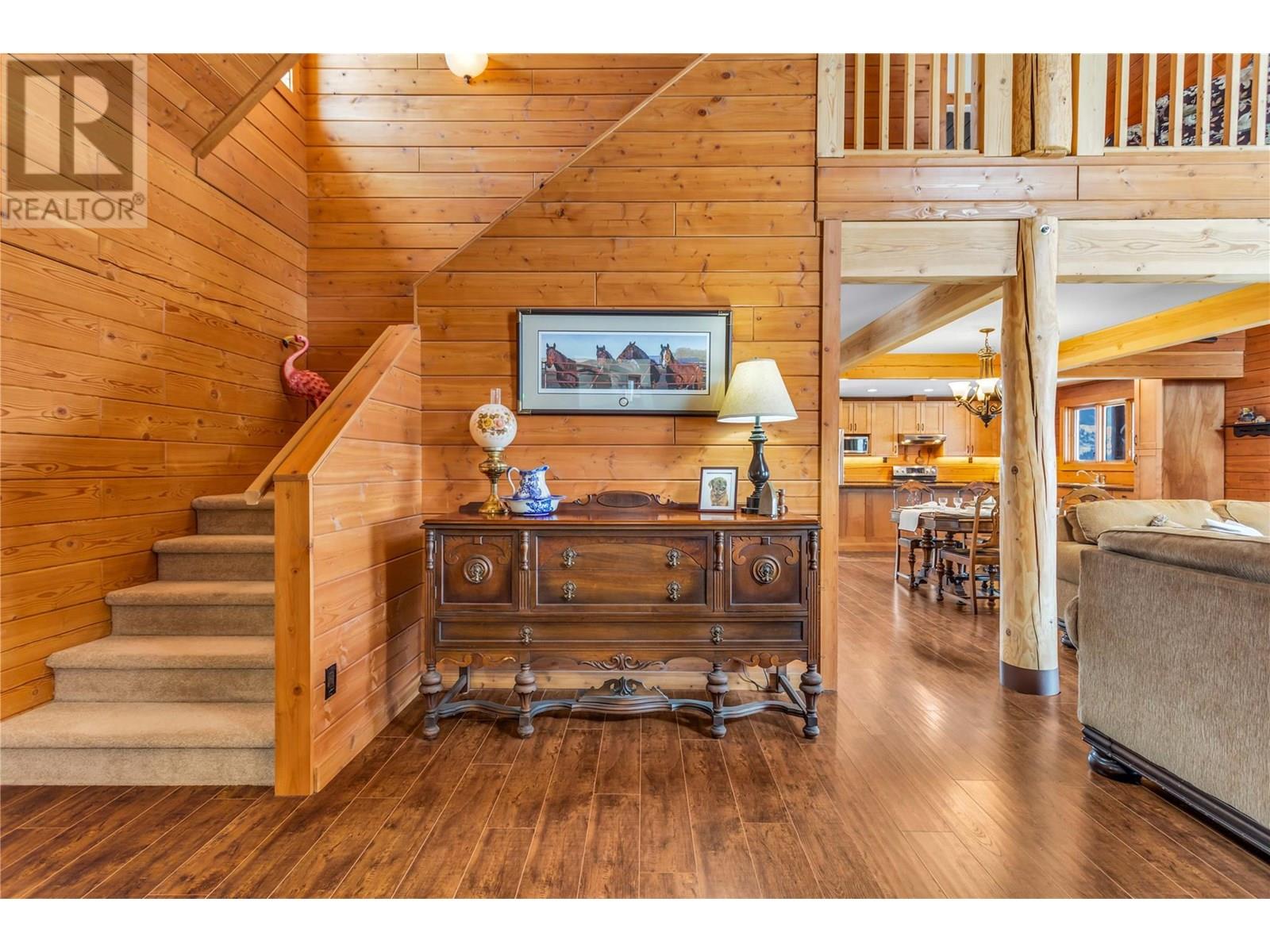 9371 6 Highway, Coldstream