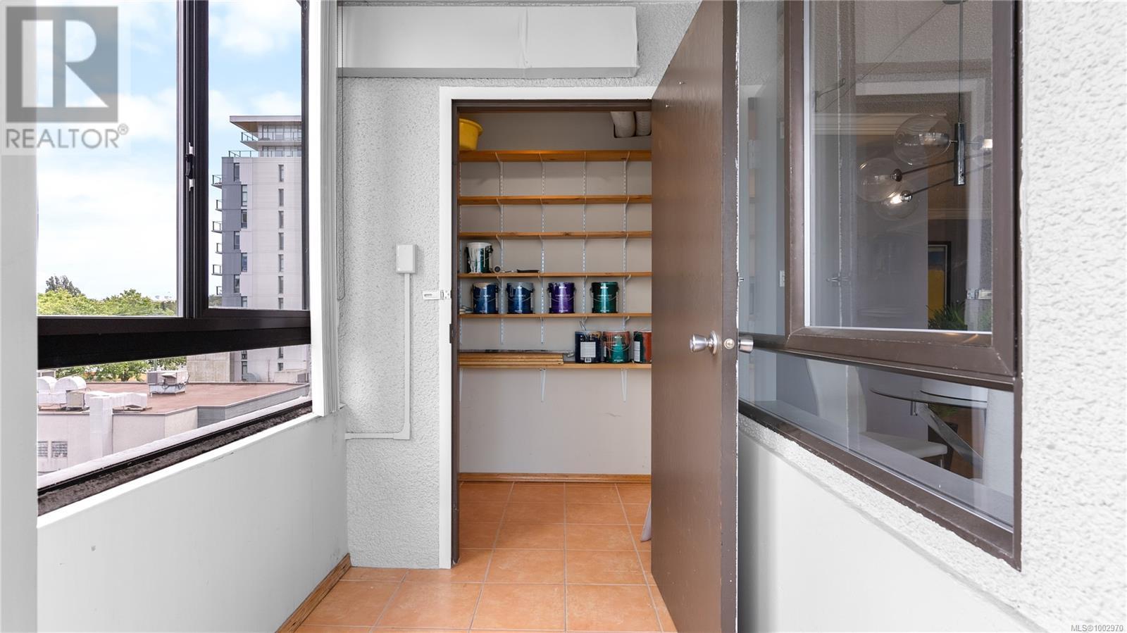 #601 1026 JOHNSON ST - Image 9