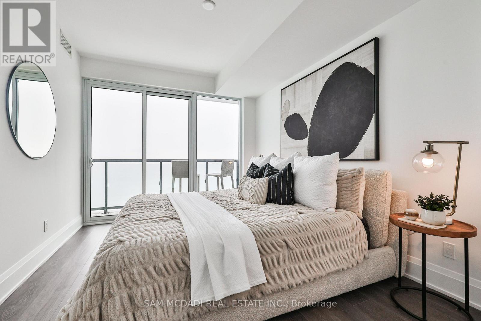 Photo 8 of 2204 370 Martha Street, Burlington ON