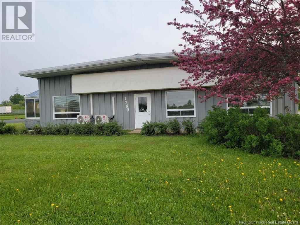 Photo 2 of 1780 Connolly Avenue, Bathurst NB