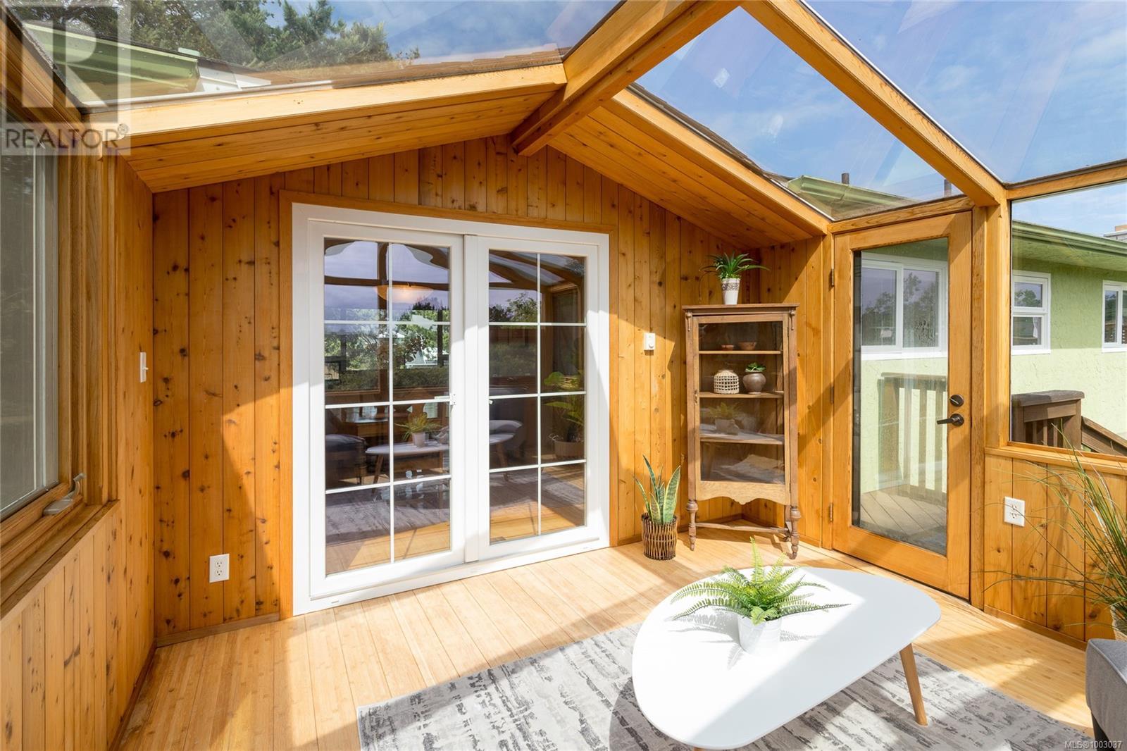 Photo 13 of 10287 Bowerbank Rd, Sidney BC