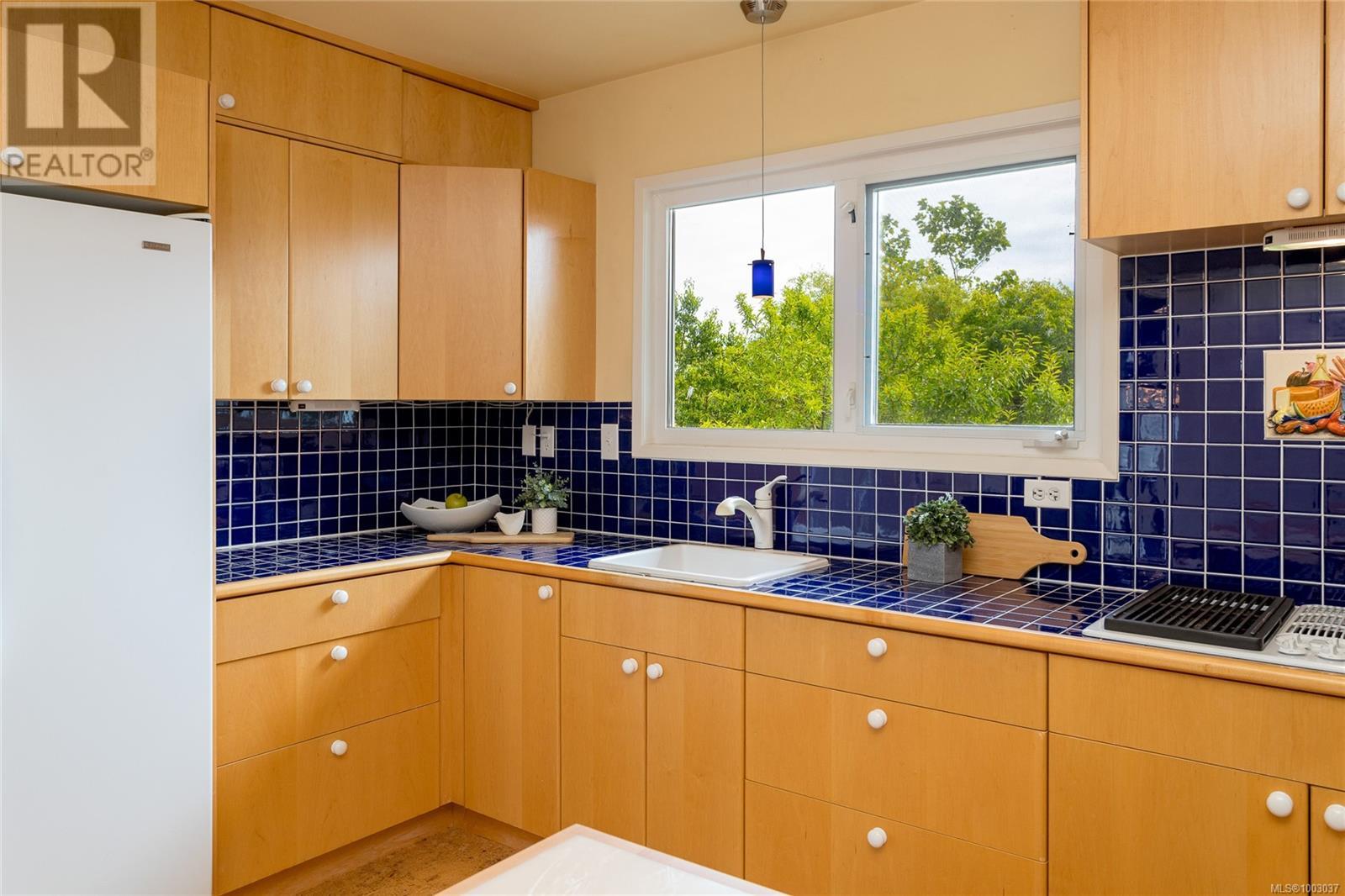 Photo 17 of 10287 Bowerbank Rd, Sidney BC
