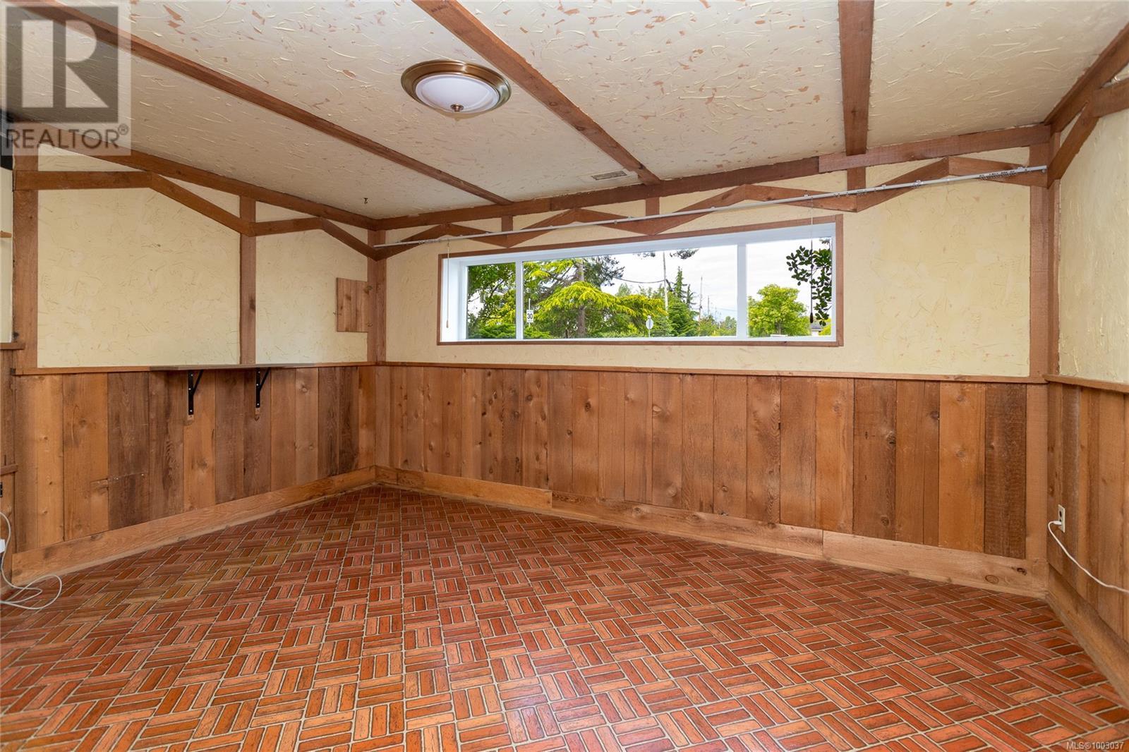Photo 26 of 10287 Bowerbank Rd, Sidney BC