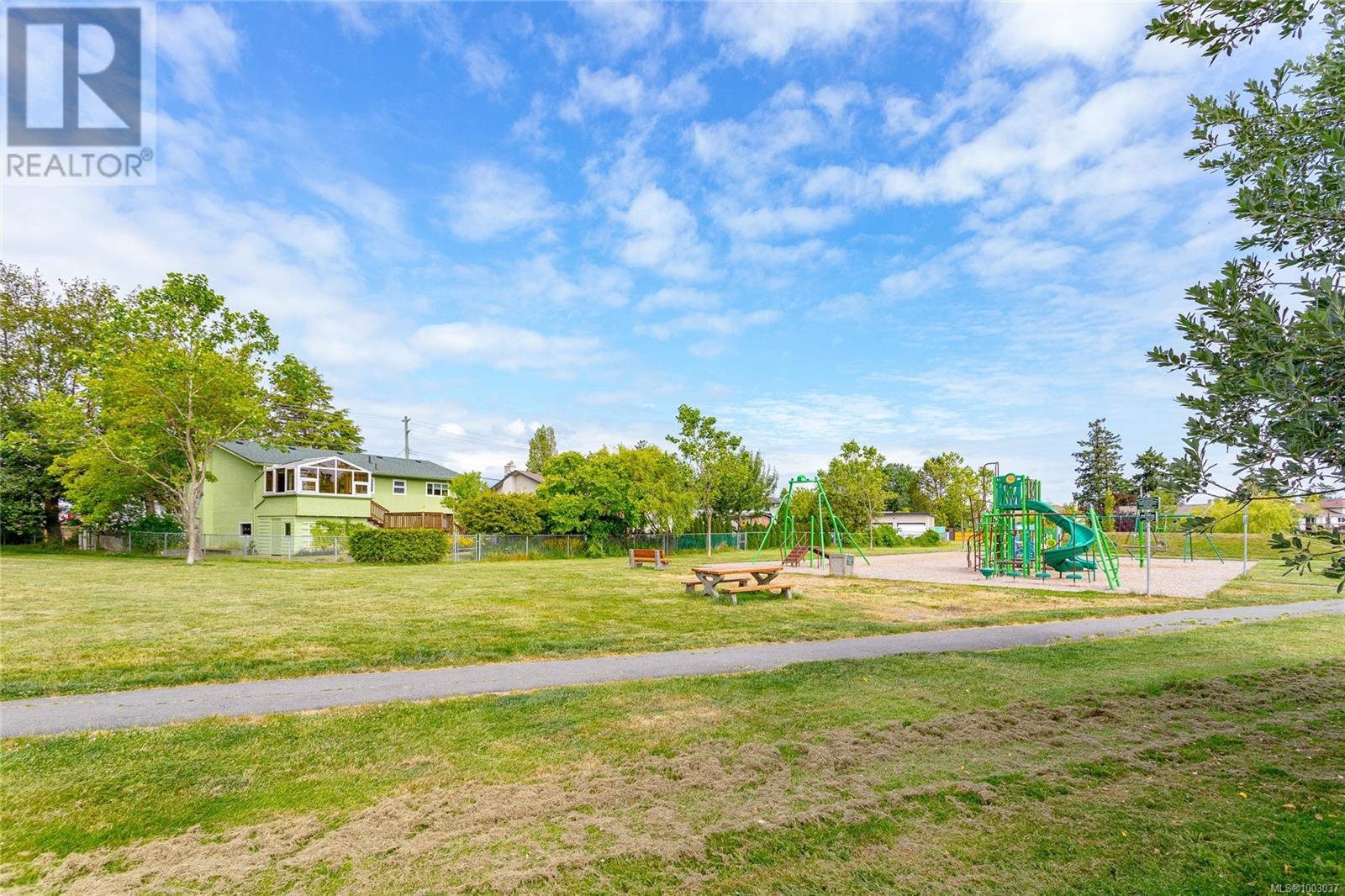 Photo 32 of 10287 Bowerbank Rd, Sidney BC