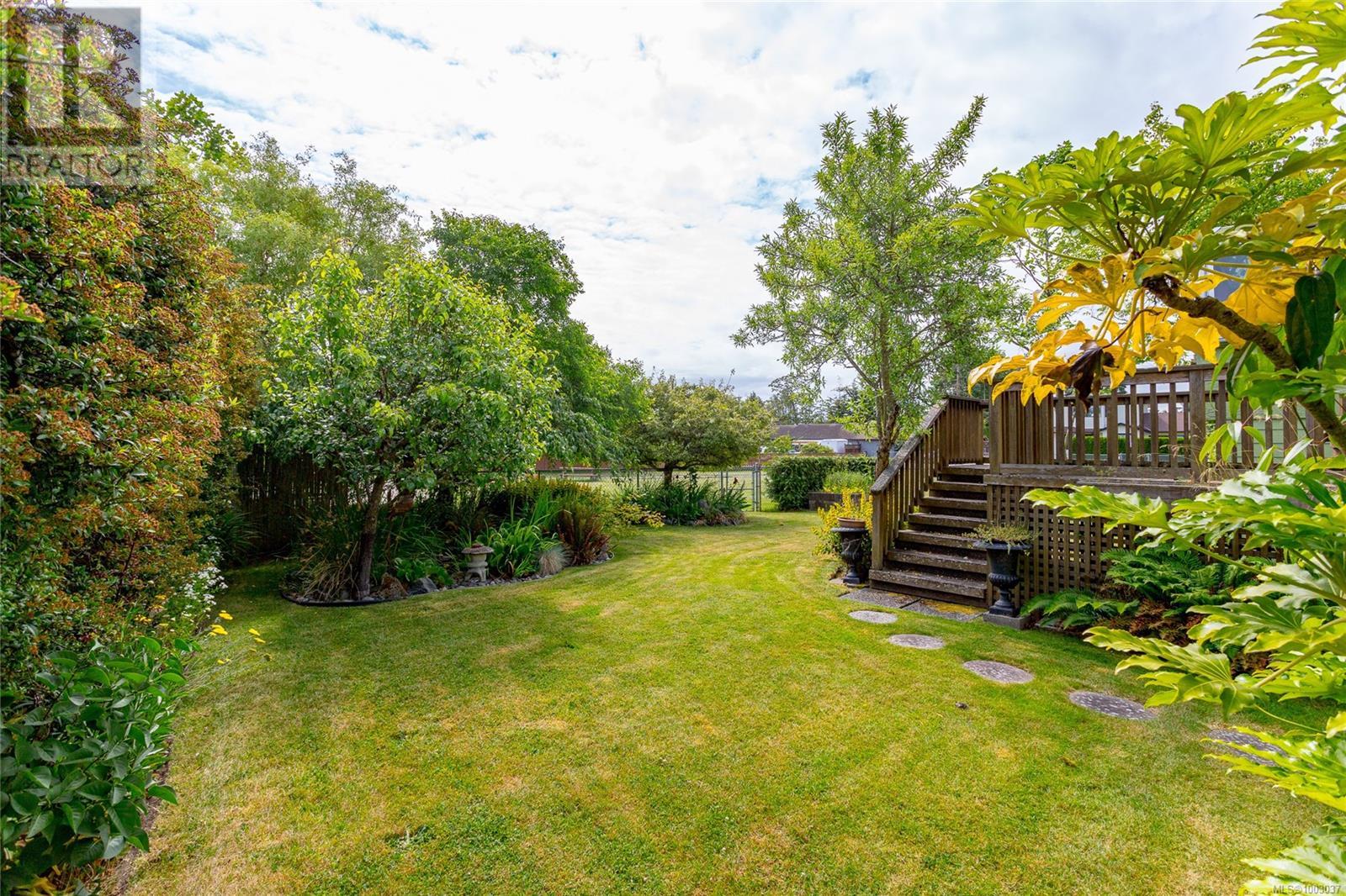 Photo 35 of 10287 Bowerbank Rd, Sidney BC