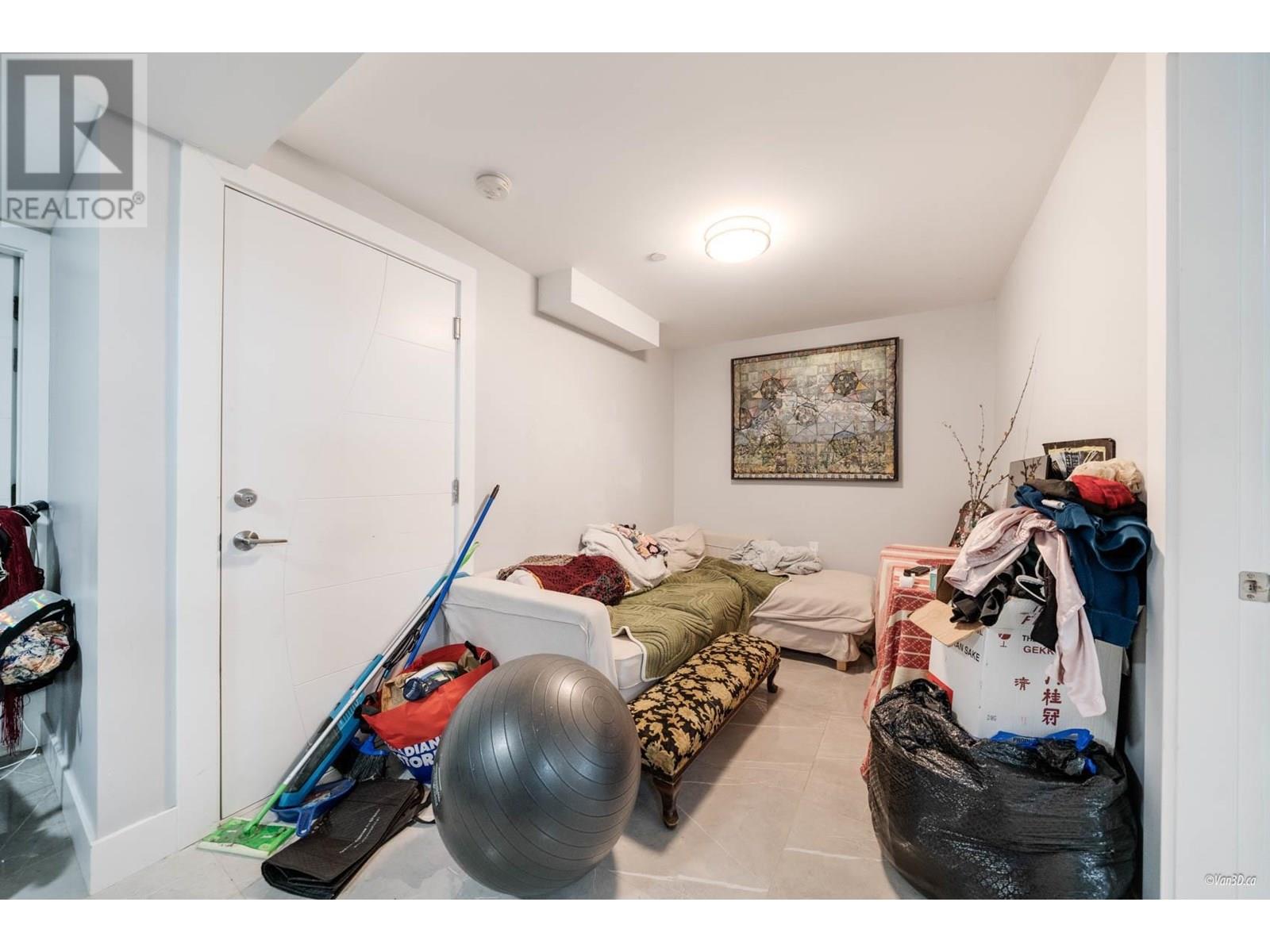 Photo 9 of 4841 Dumfries Street, Vancouver BC