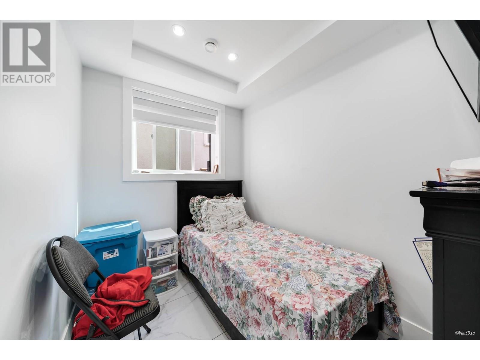 Photo 12 of 4841 Dumfries Street, Vancouver BC