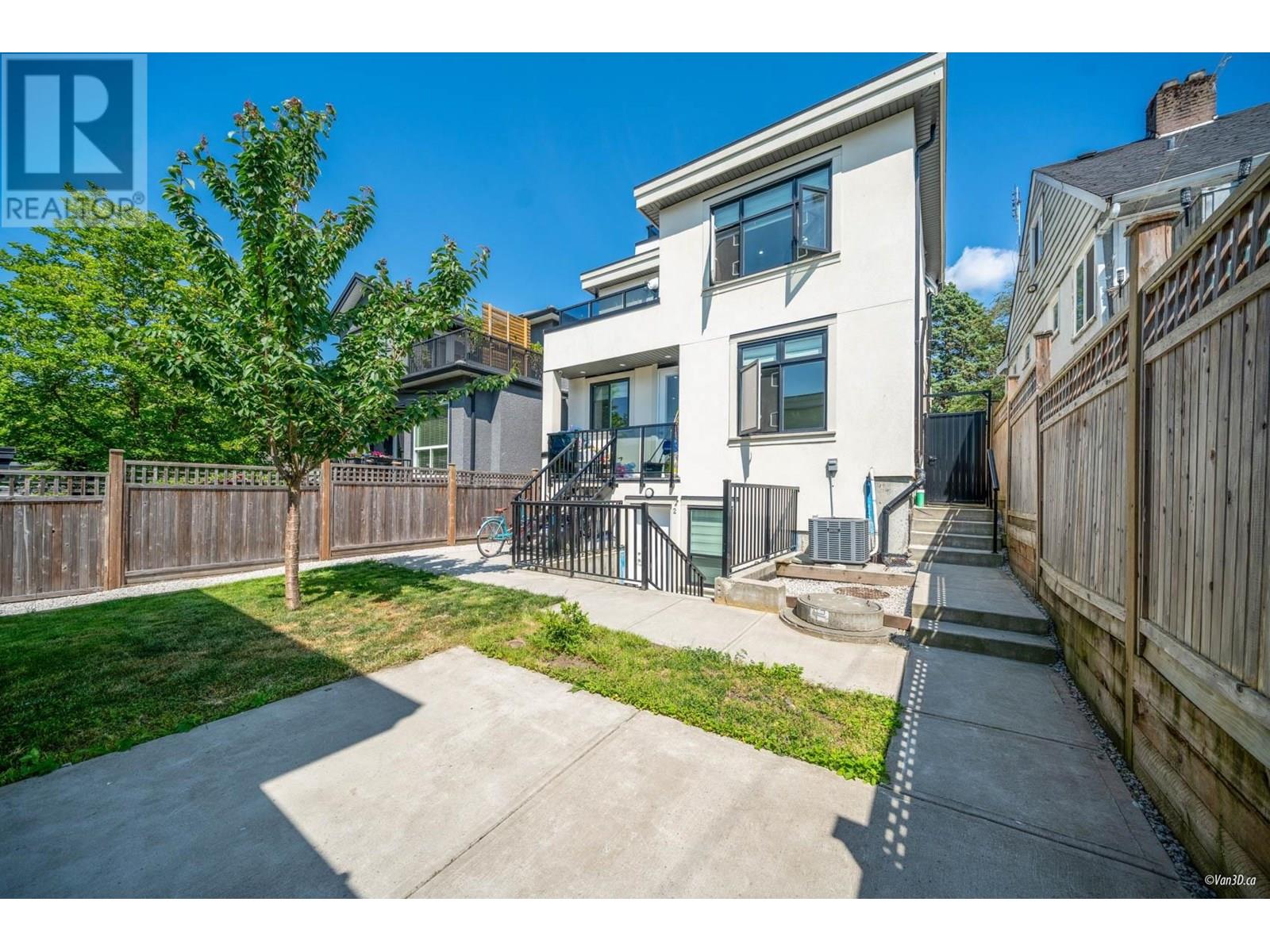 Photo 20 of 4841 Dumfries Street, Vancouver BC