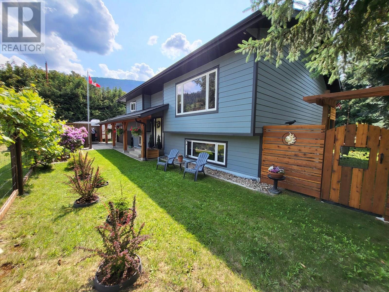 Photo 27 of 303 Delany Avenue, Slocan BC