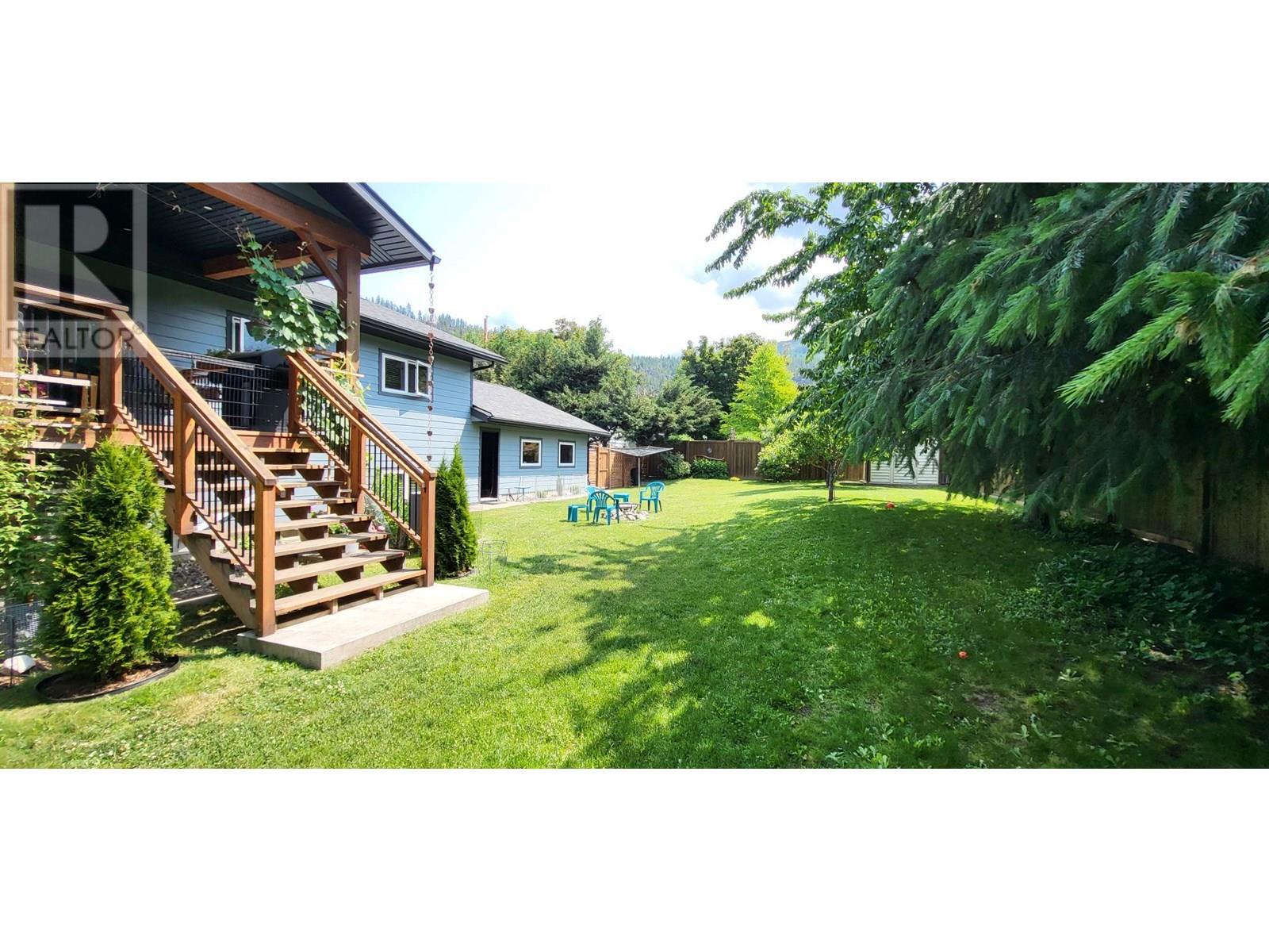 Photo 40 of 303 Delany Avenue, Slocan BC